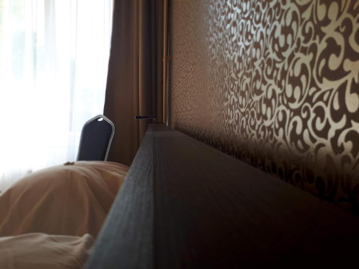 Hotel Korona Siofok Luaran gambar