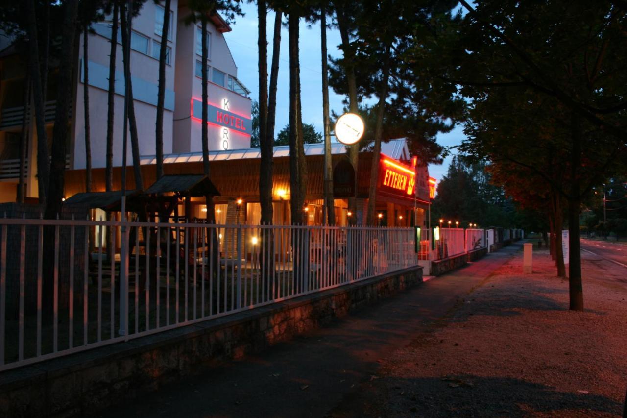 Hotel Korona Siofok Luaran gambar