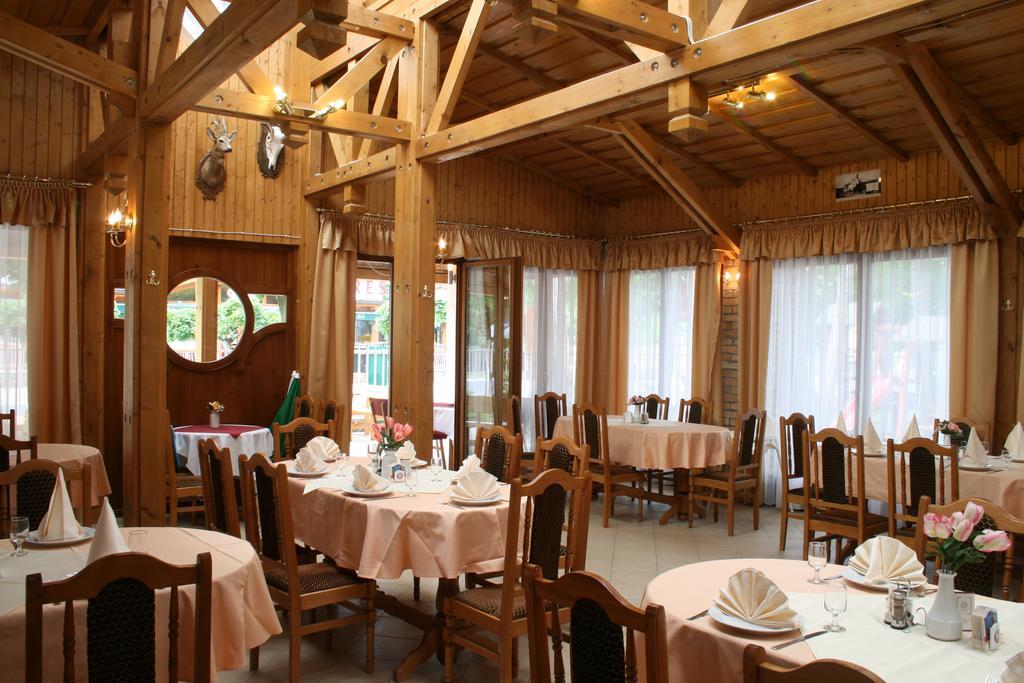Hotel Korona Siofok Luaran gambar