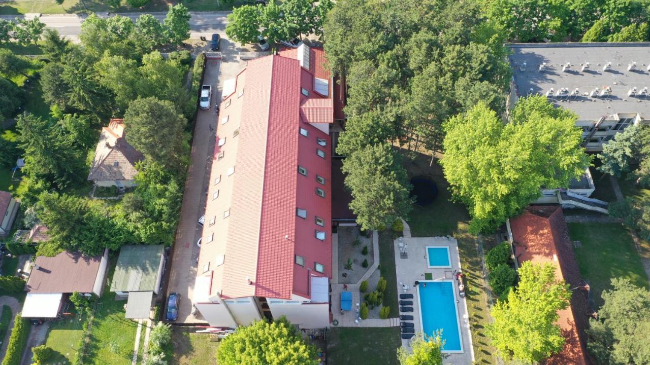 Hotel Korona Siofok Luaran gambar