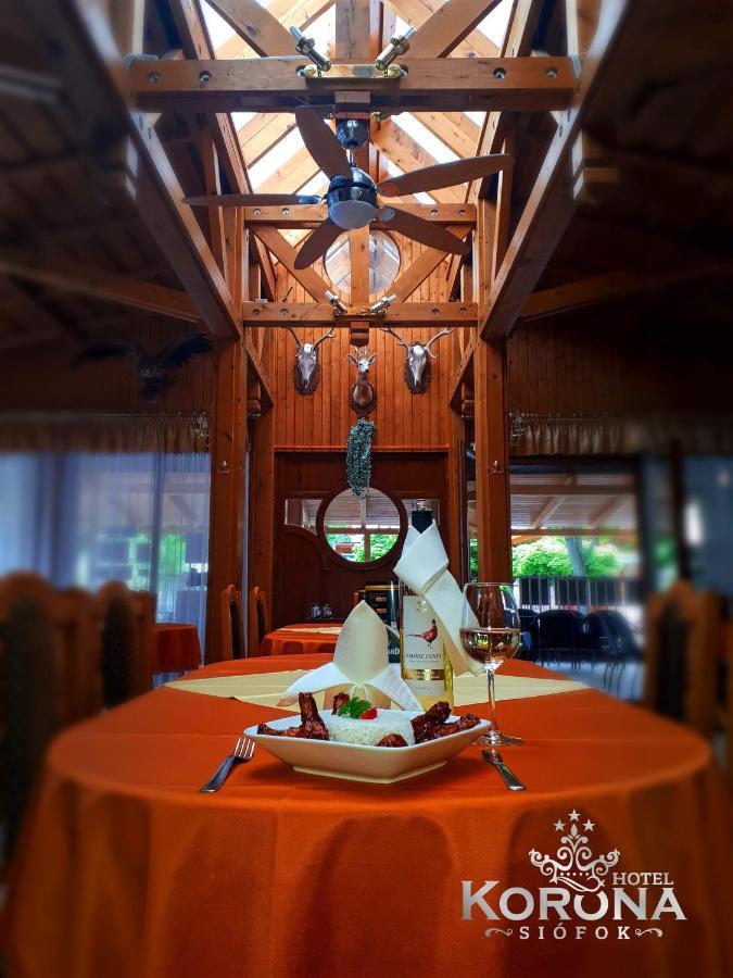 Hotel Korona Siofok Luaran gambar