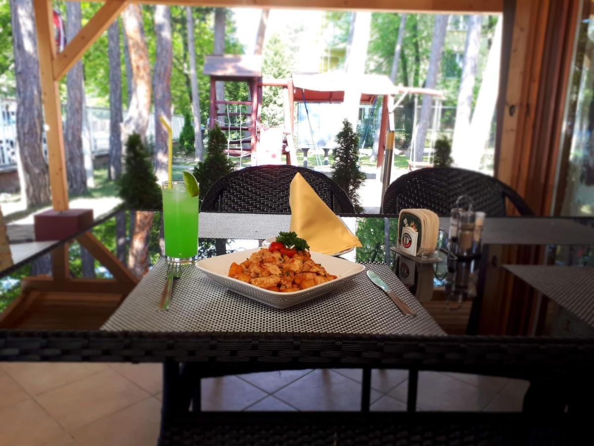 Hotel Korona Siofok Luaran gambar